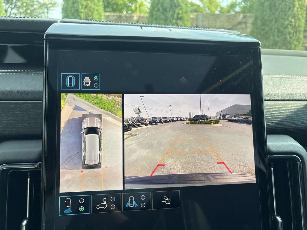 Used 2025 GMC Yukon AT4 Ultimate w/ LPO, Floor Liner Package AWD/4WD image 27