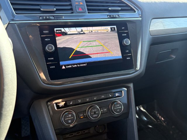 Used 2020 Volkswagen Tiguan SE FWD image 22