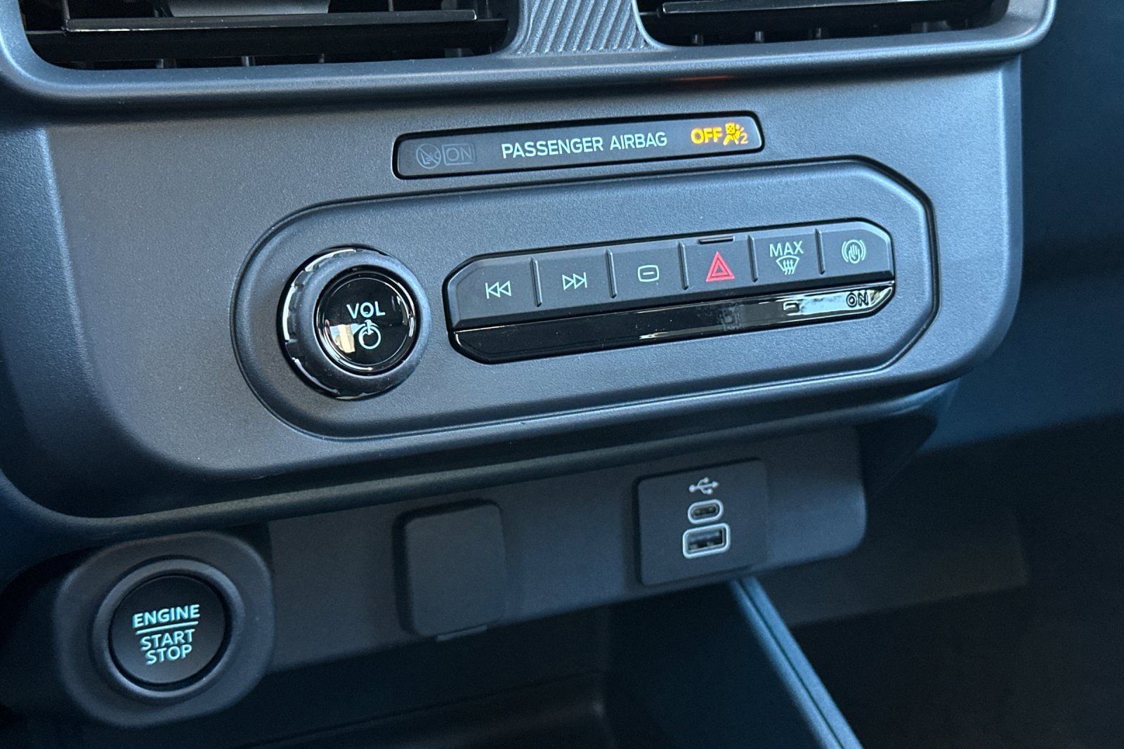 New 2025 Ford Maverick XLT w/ XLT Luxury Package image 18