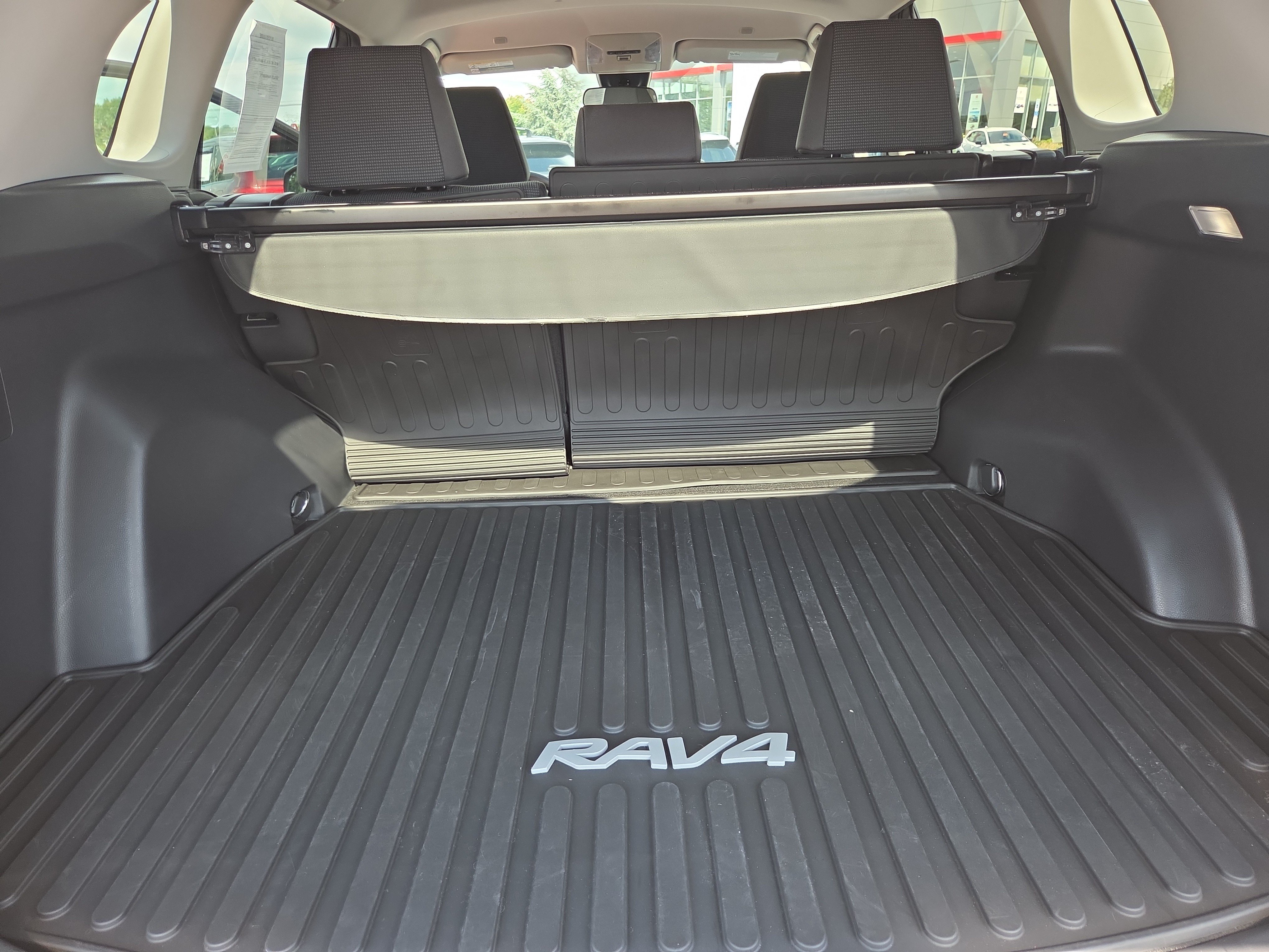 Certified 2023 Toyota RAV4 LE AWD/4WD image 33