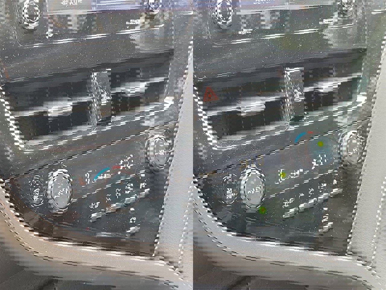 Used 2024 Toyota Camry SE image 27