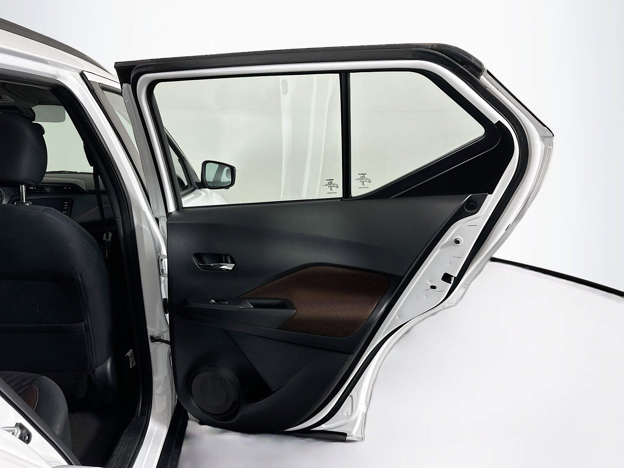 Used 2023 Nissan Kicks SR image 26