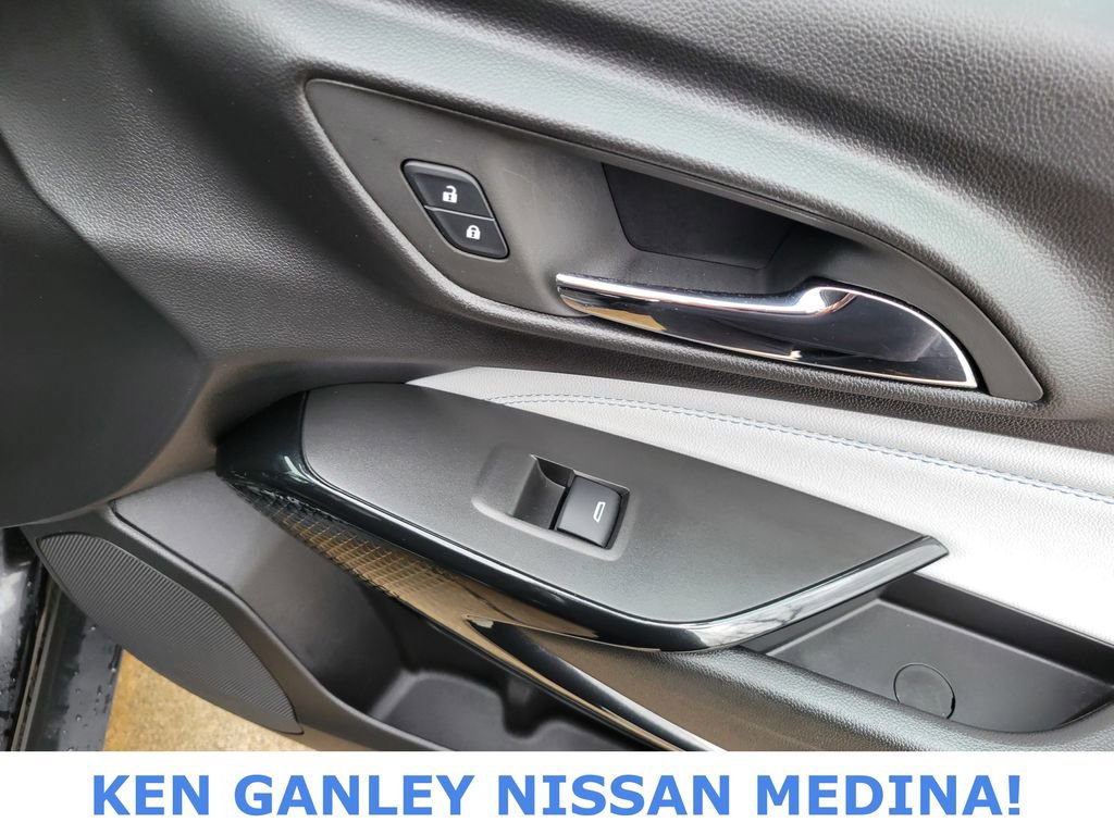 Used 2025 Chevrolet Trax LT image 48