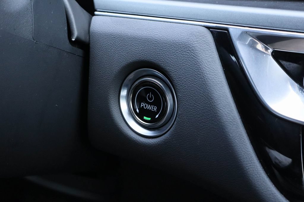 Certified 2024 Cadillac Lyriq Tech AWD/4WD image 18