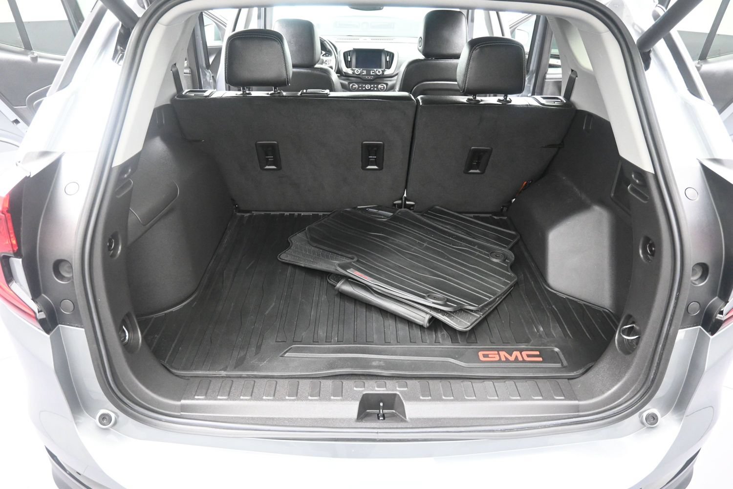 Used 2024 GMC Terrain SLT w/ Elevation Edition AWD/4WD image 12