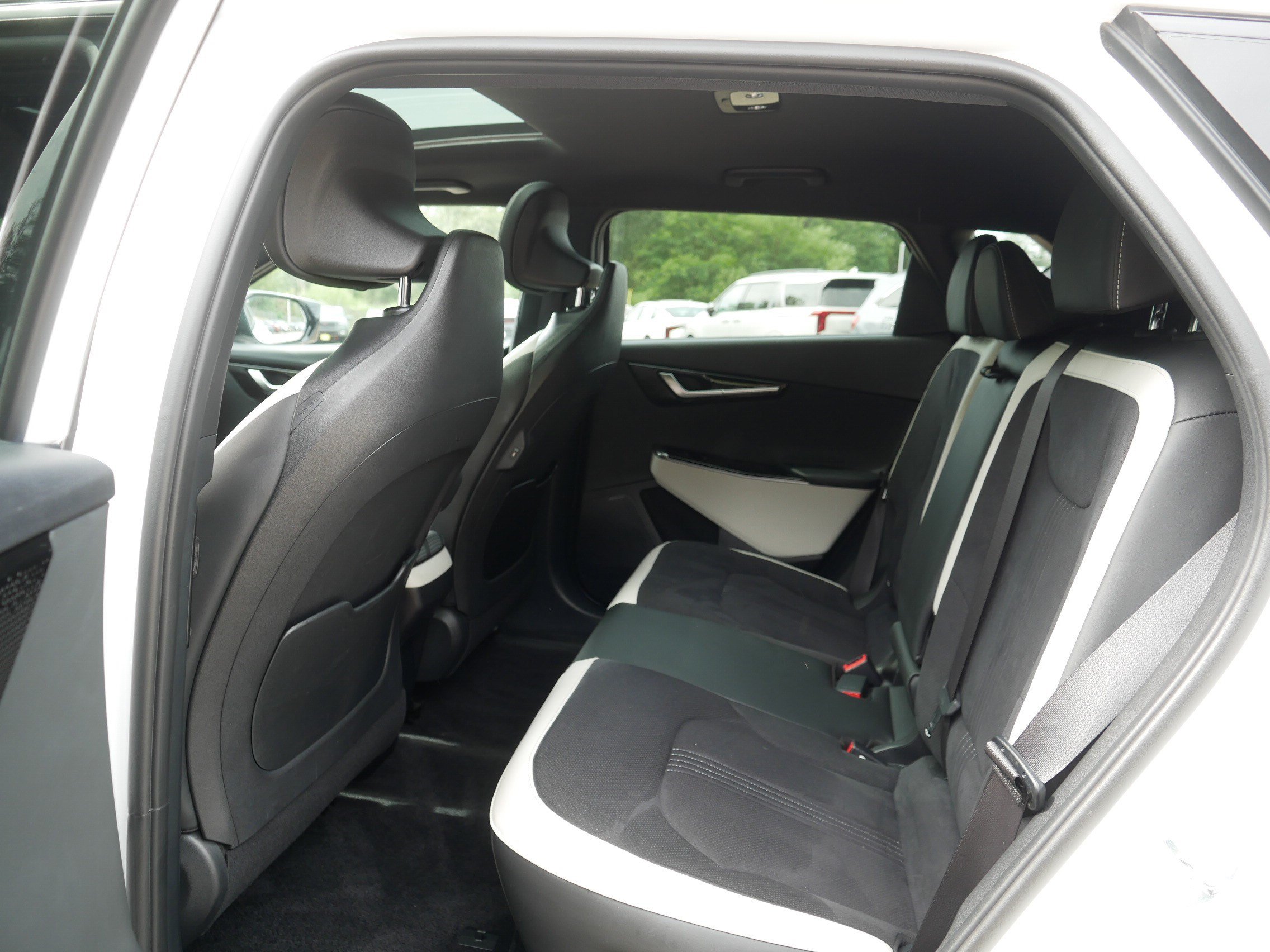 Certified 2023 Kia EV6 GT-Line w/ GT-Line Suede Seat Package AWD/4WD image 34