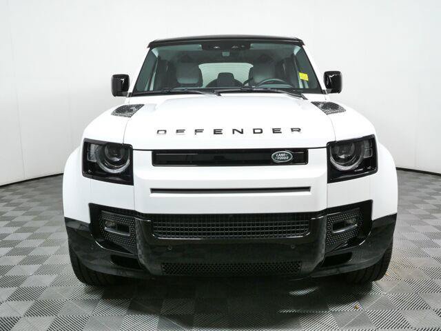 Used 2025 Land Rover Defender 110 X-Dynamic SE AWD/4WD image 35