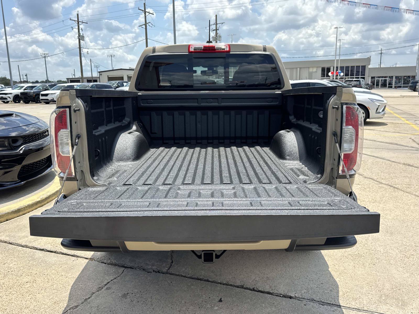 Used 2022 GMC Canyon AT4 w/ Trailering Package AWD/4WD image 8