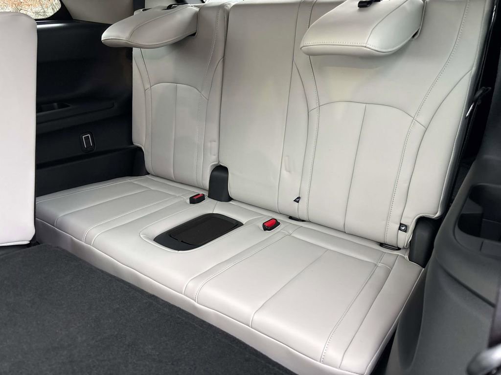 New 2026 INFINITI QX60 Luxe w/ Cargo Package image 8