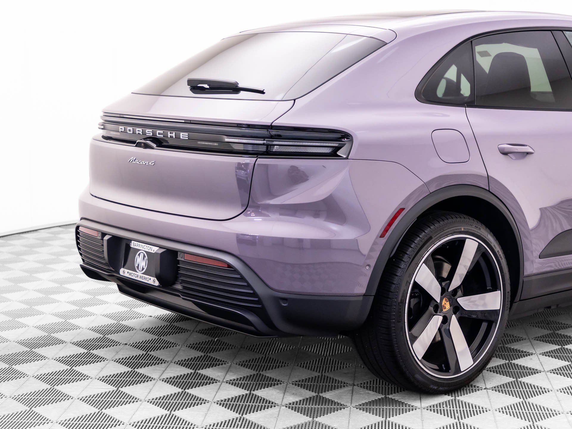 New 2026 Porsche Macan 4 Electric AWD/4WD image 32