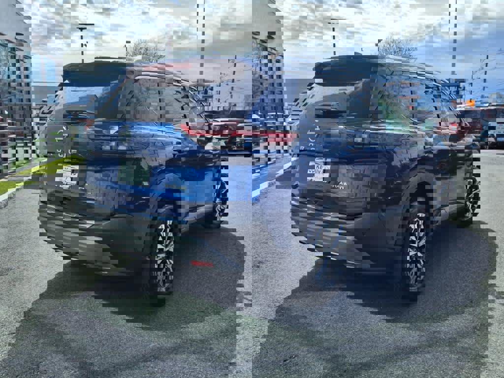 Used 2022 Nissan Rogue SV w/ SV Premium Package image 5