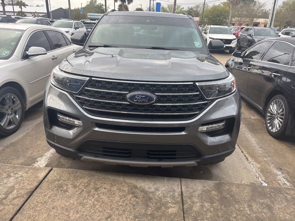 Used 2023 Ford Explorer XLT w/ Equipment Group 202A image 2