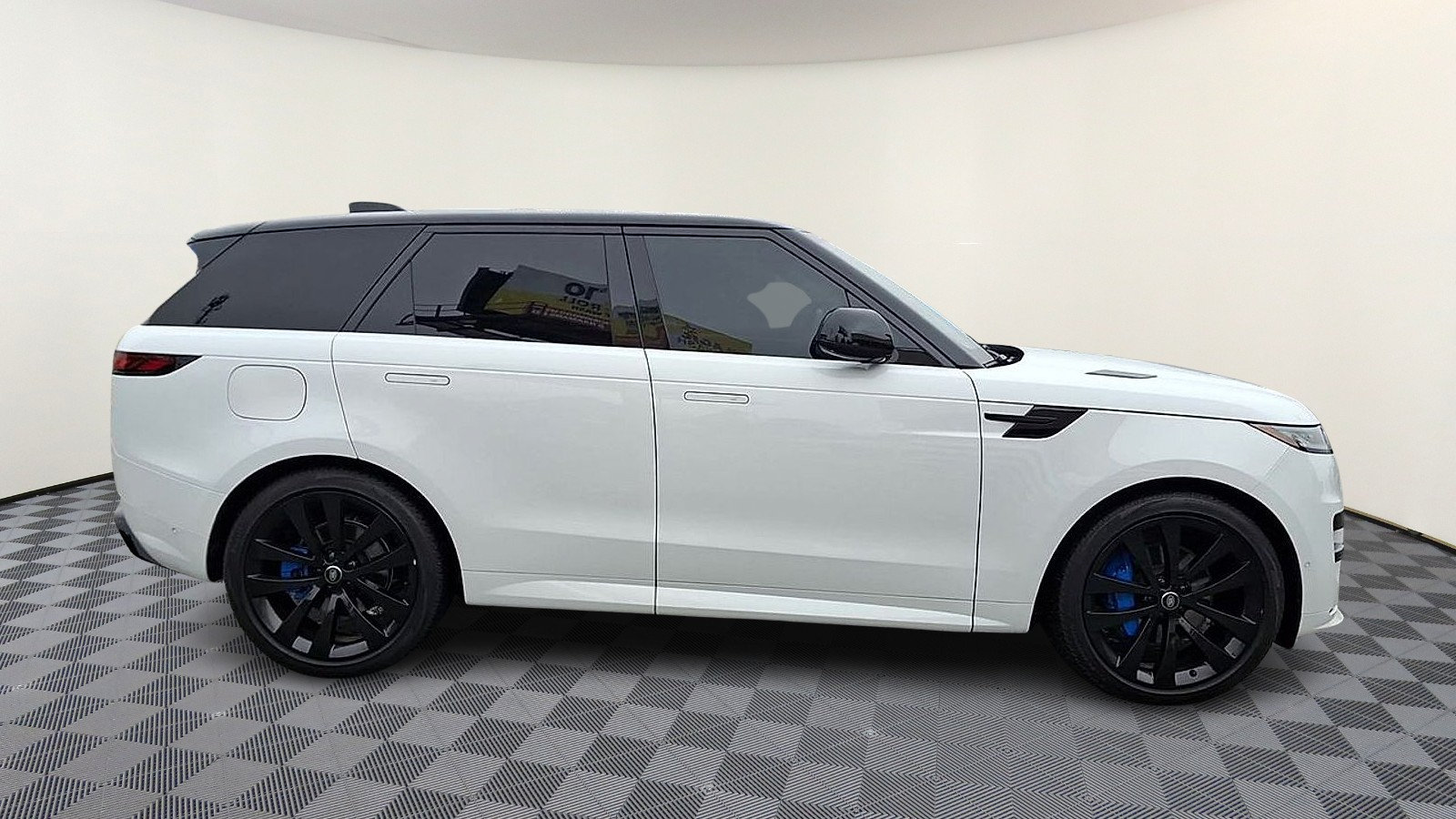 Certified 2024 Land Rover Range Rover Sport Dynamic SE AWD/4WD image 9