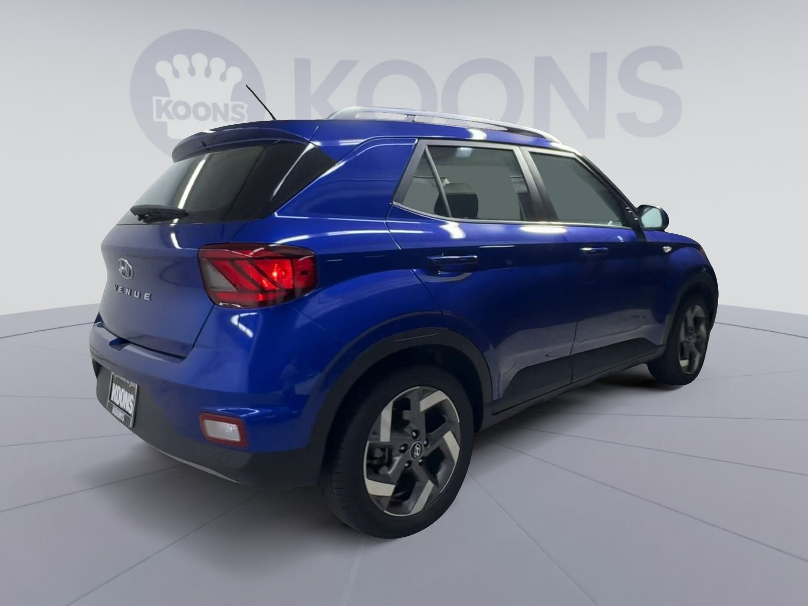 Used 2025 Hyundai Venue SEL FWD image 11