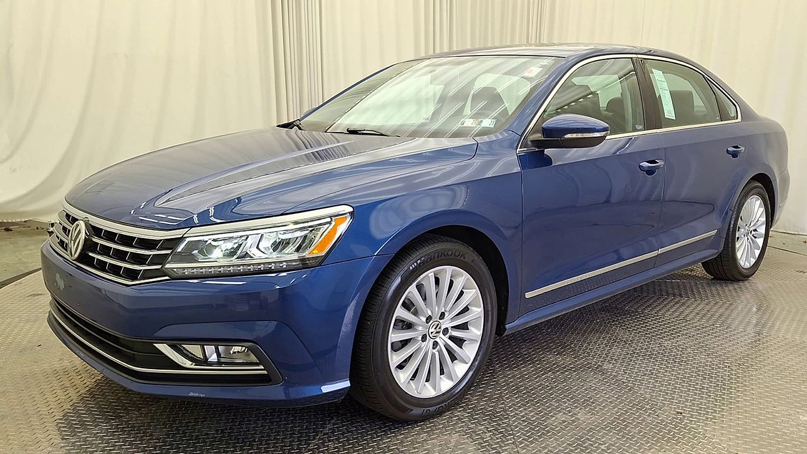 Used 2017 Volkswagen Passat 1.8T SE w/ SE Lighting Package image 7