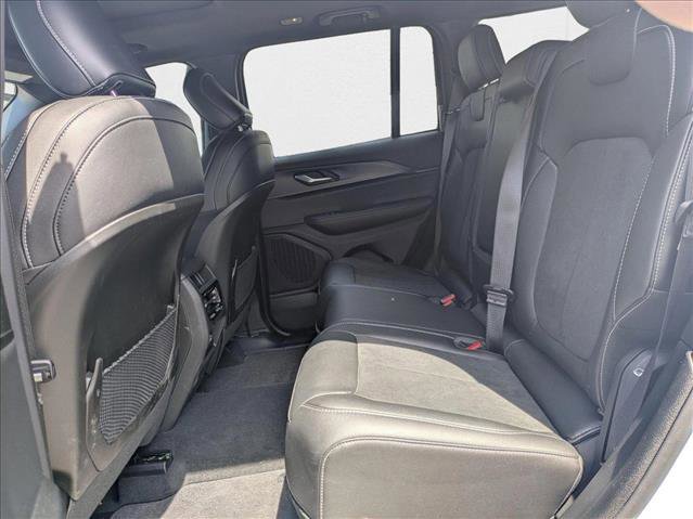 New 2025 Jeep Grand Cherokee Altitude image 15