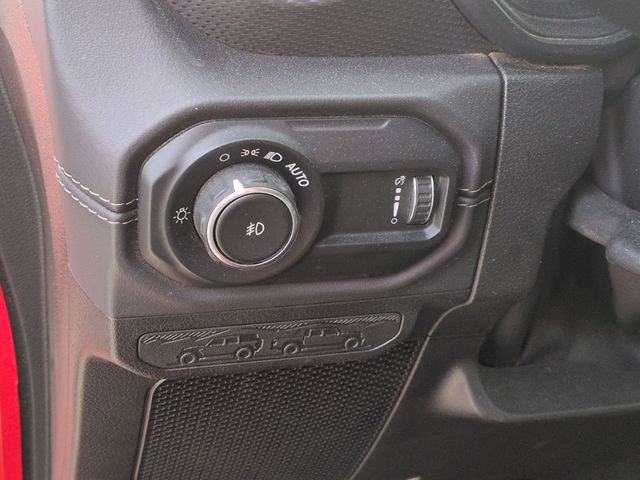 Used 2025 Jeep Wrangler Unlimited Rubicon image 16