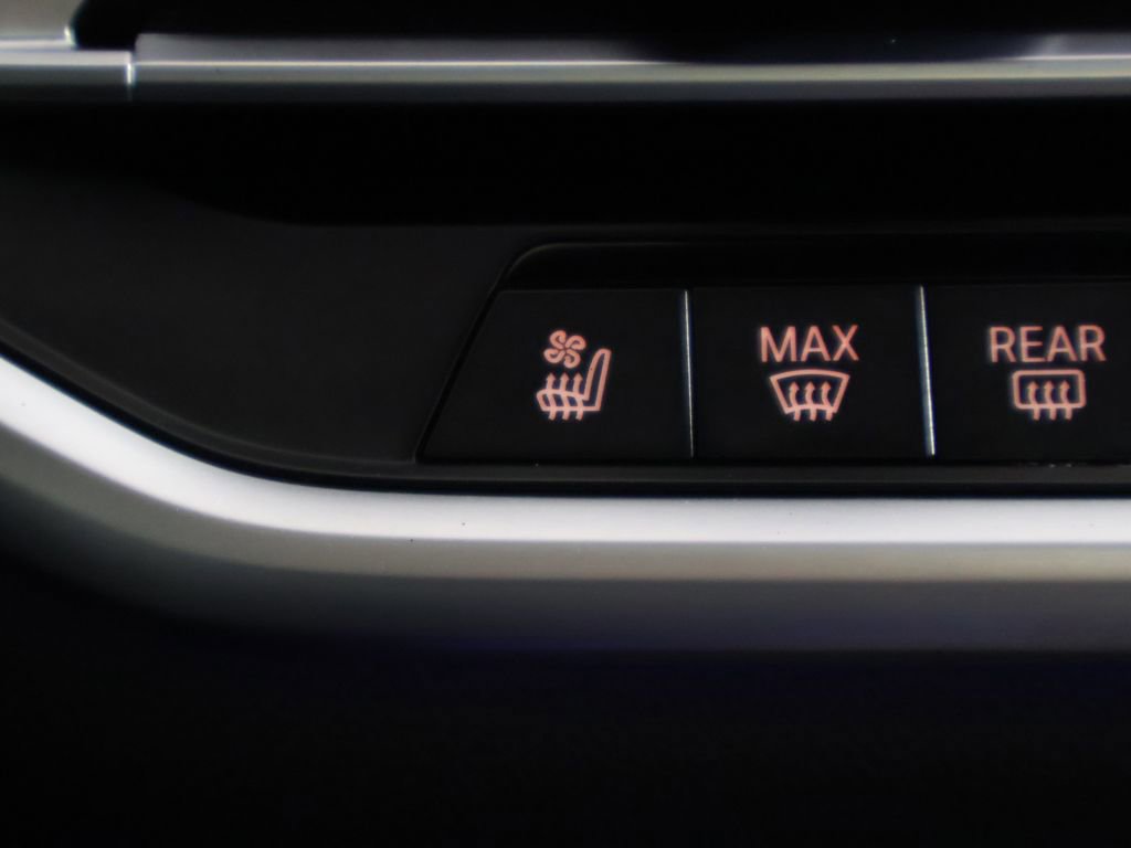 Used 2022 BMW X5 xDrive40i w/ M Sport Package image 55