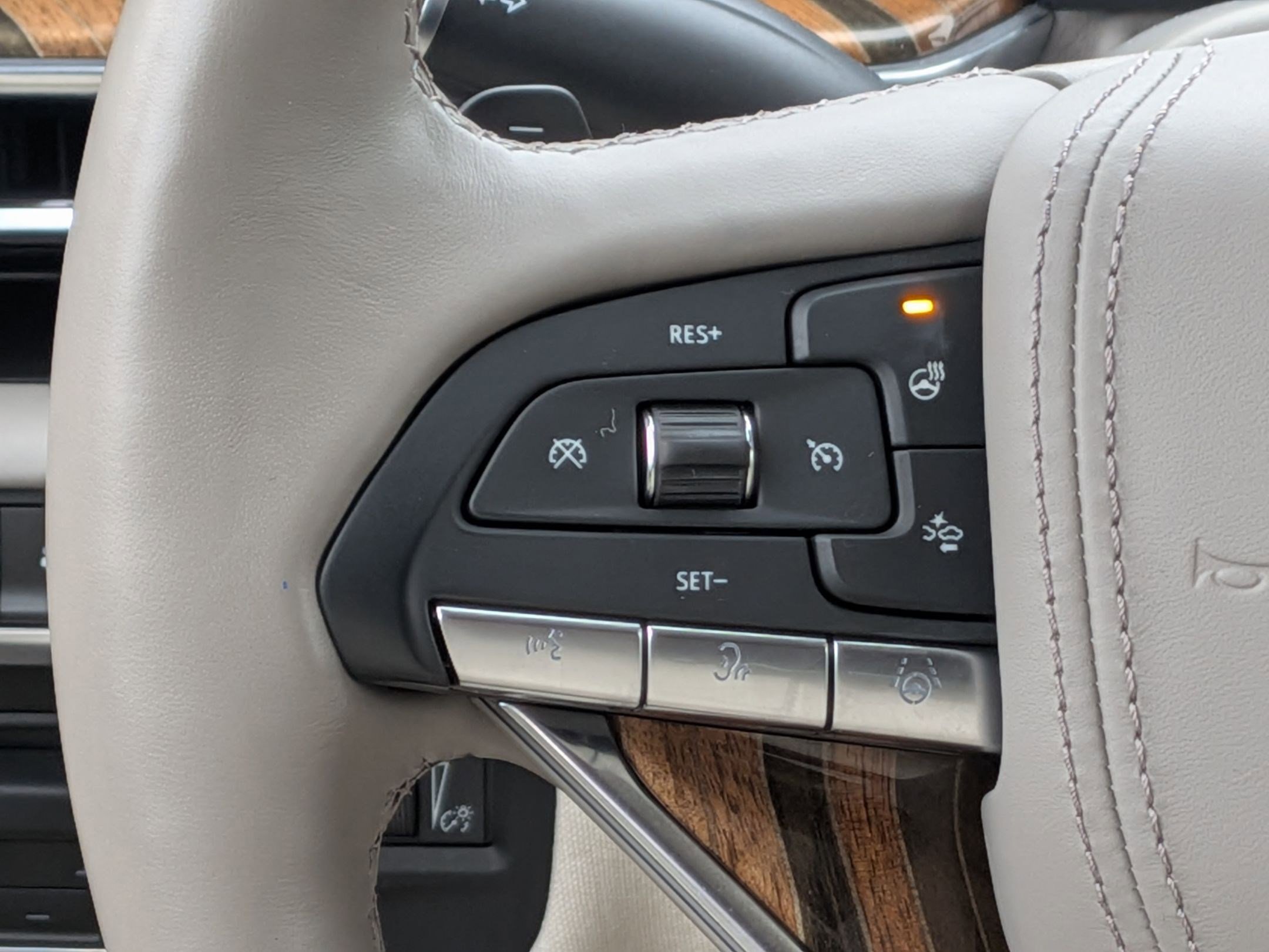 Used 2023 Cadillac Escalade Premium Luxury Platinum w/ LPO, Radiant Package image 16