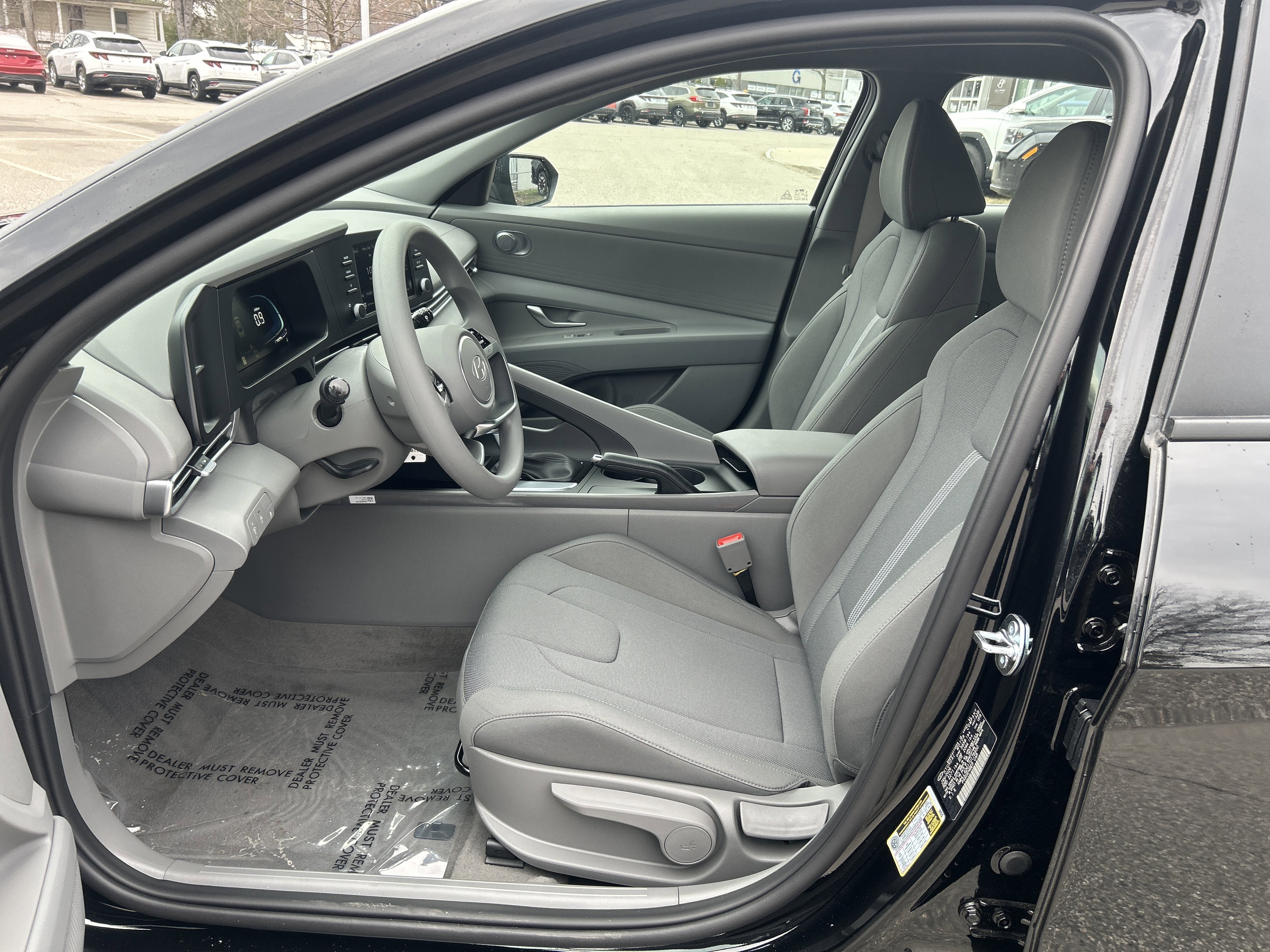 New 2026 Hyundai Elantra SE FWD image 4