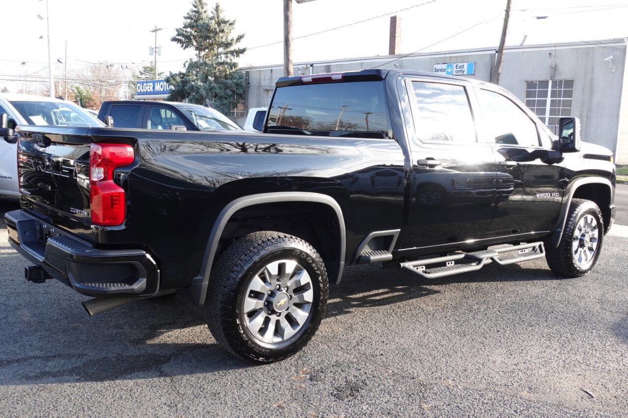 Used 2025 Chevrolet Silverado 2500 Custom w/ Custom Value Package image 3