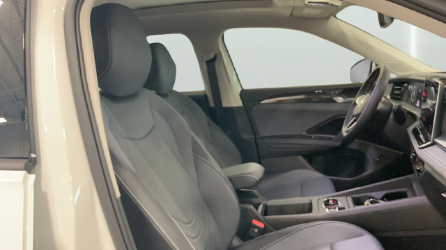 New 2026 Volkswagen Tiguan SE AWD/4WD image 12