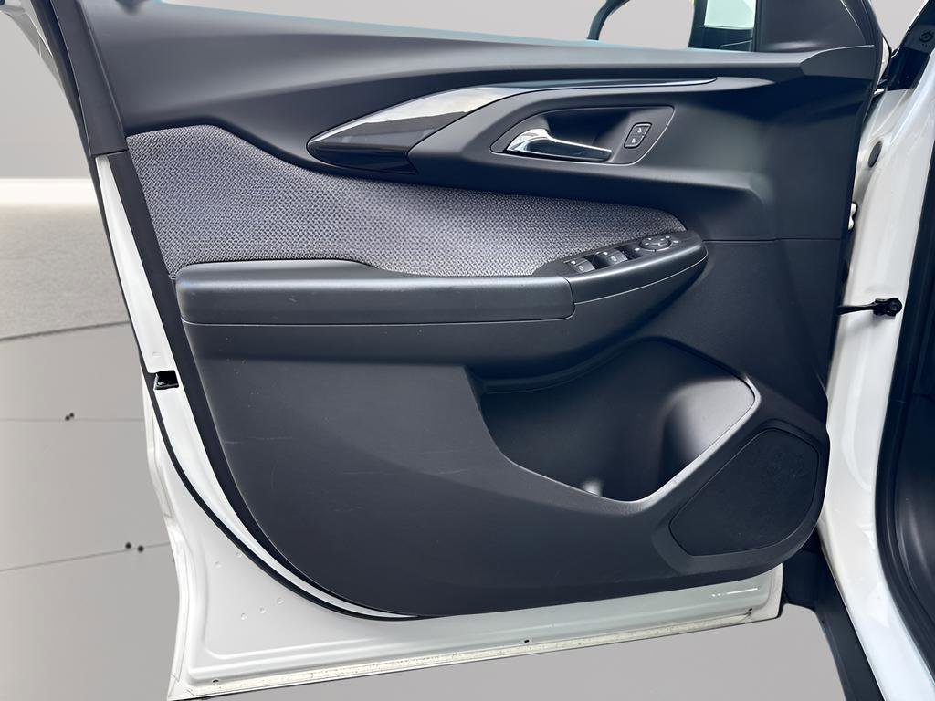 Used 2023 Chevrolet TrailBlazer LT AWD/4WD image 18