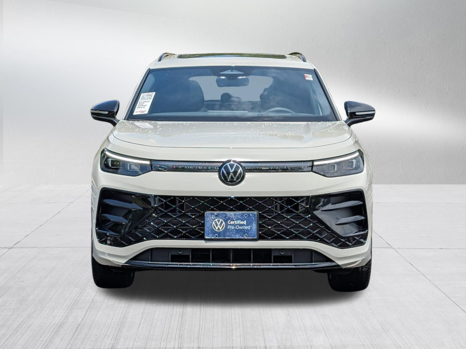Certified 2026 Volkswagen Tiguan SE R-Line AWD/4WD image 2