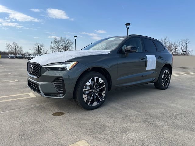 New 2026 Volvo XC60 B5 Plus w/ Climate Package PRO image 3
