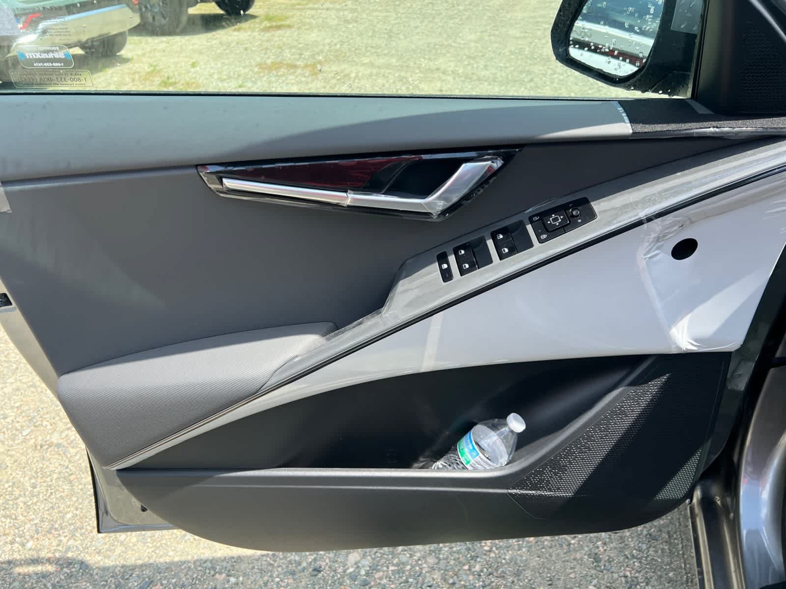 Certified 2025 Kia Niro EX FWD image 19