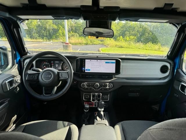 Used 2024 Jeep Wrangler Unlimited Sport AWD/4WD image 16