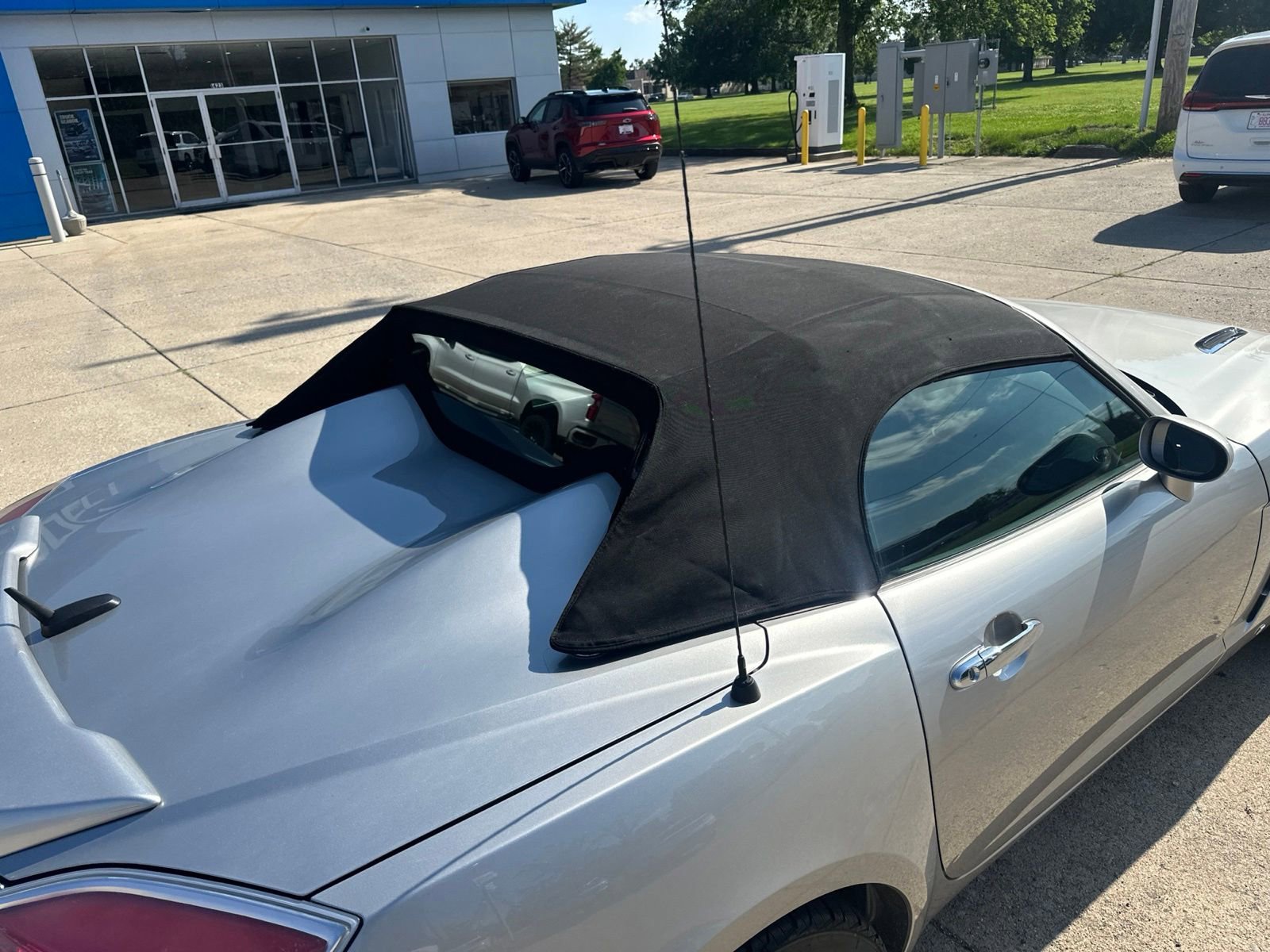 Used 2009 Saturn Sky RWD image 19