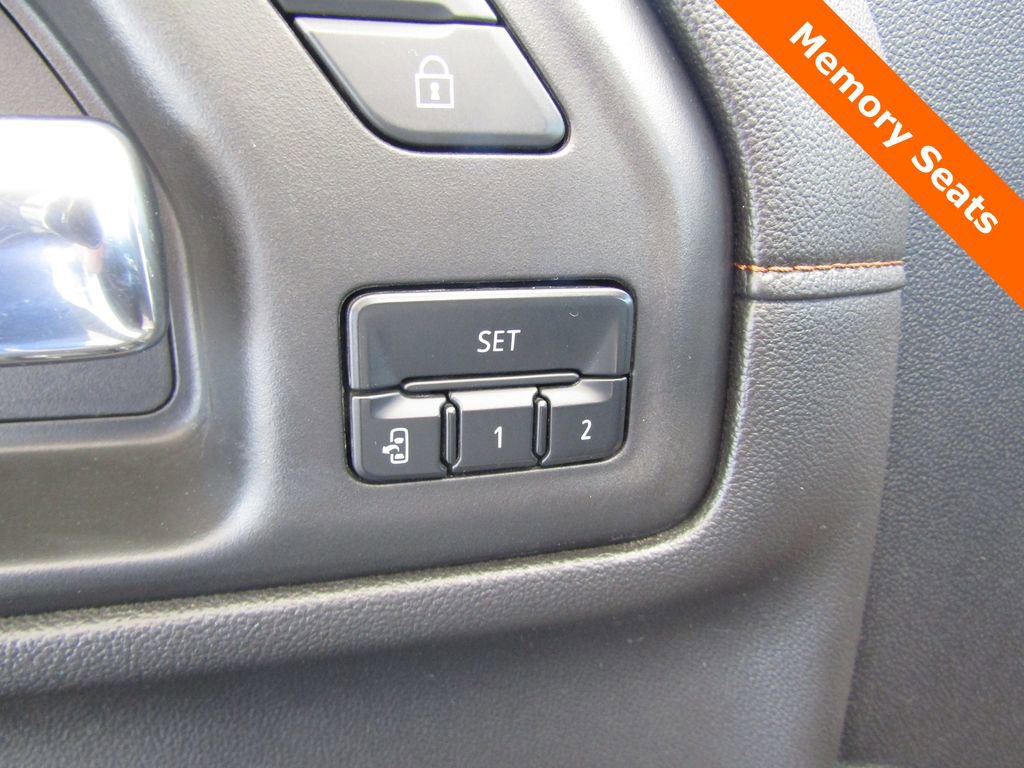 Used 2022 GMC Sierra 2500 AT4 w/ AT4 Premium Plus Package AWD/4WD image 6