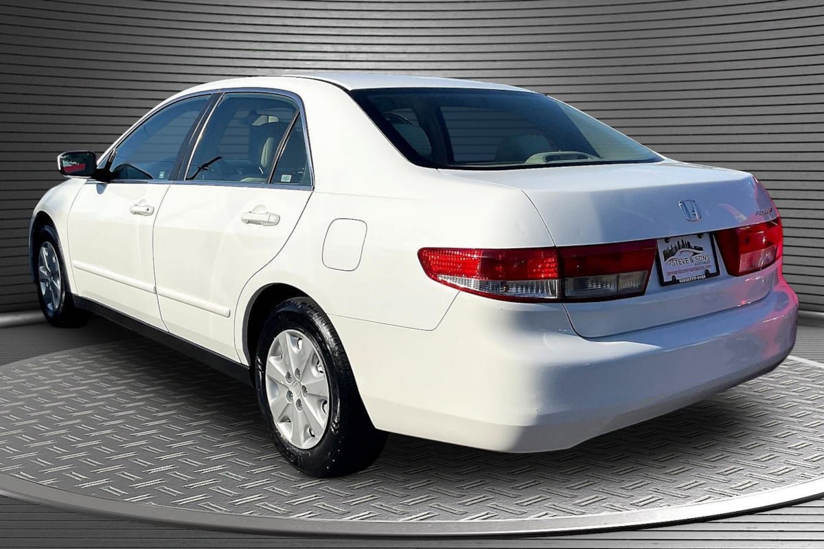 Used 2004 Honda Accord LX image 4