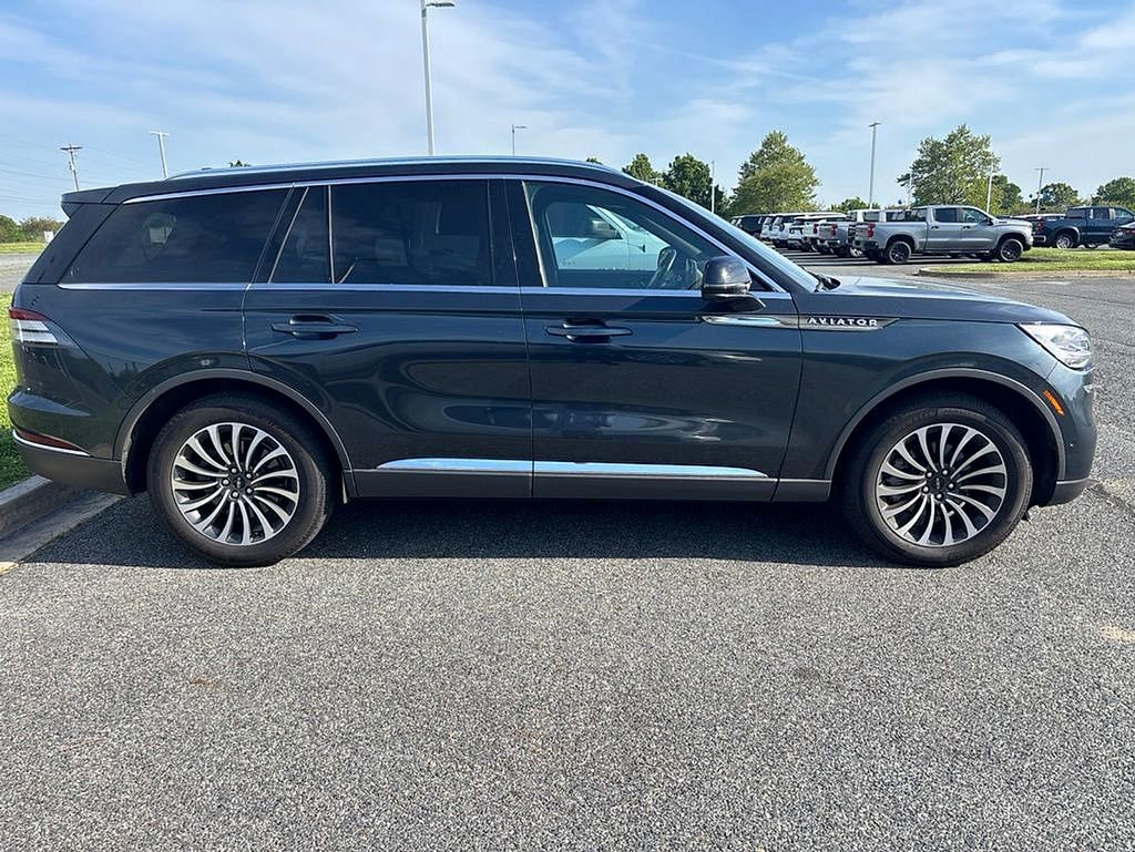 Used 2023 Lincoln Aviator Reserve w/ Equipment Group 201A AWD/4WD image 8