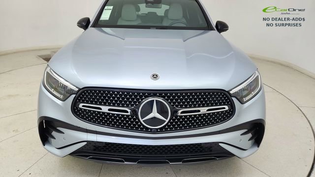 Used 2025 Mercedes-Benz GLC 350e 4MATIC w/ AMG Line image 9