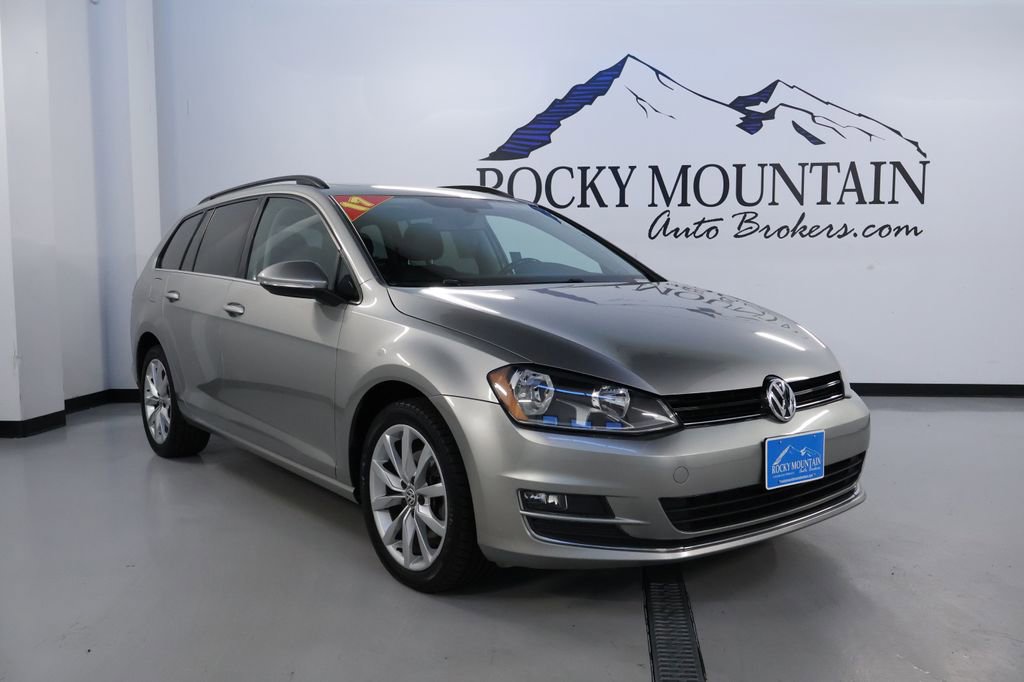 Used 2017 Volkswagen Golf SE