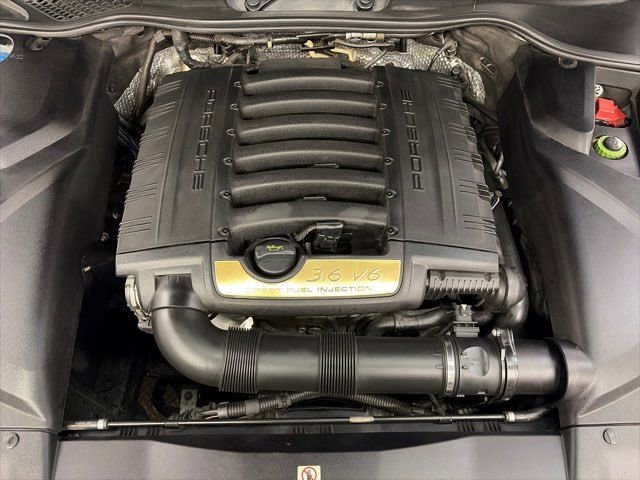 Used 2016 Porsche Cayenne w/ Premium Package image 41