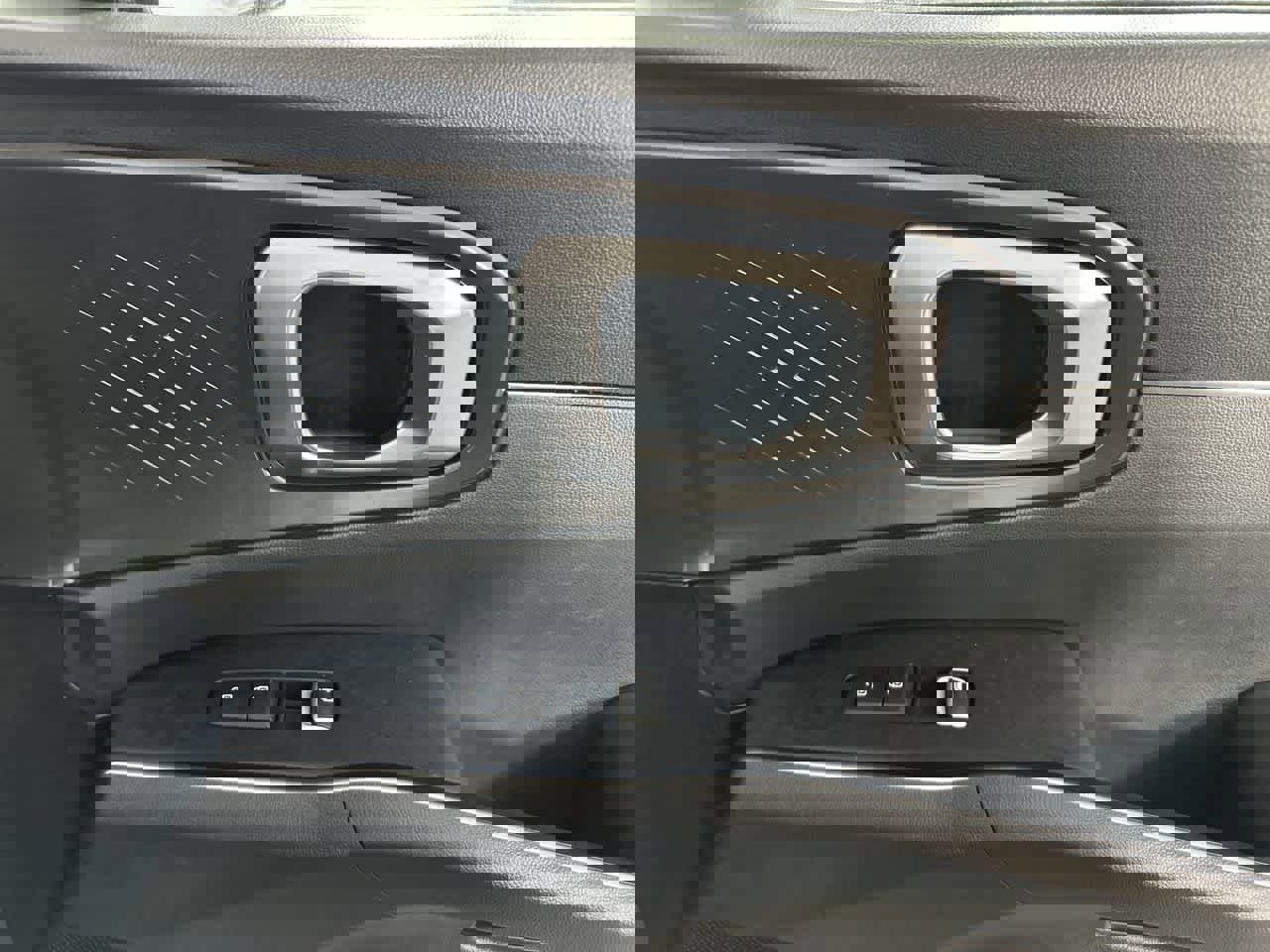 Used 2024 Kia Sorento S image 24