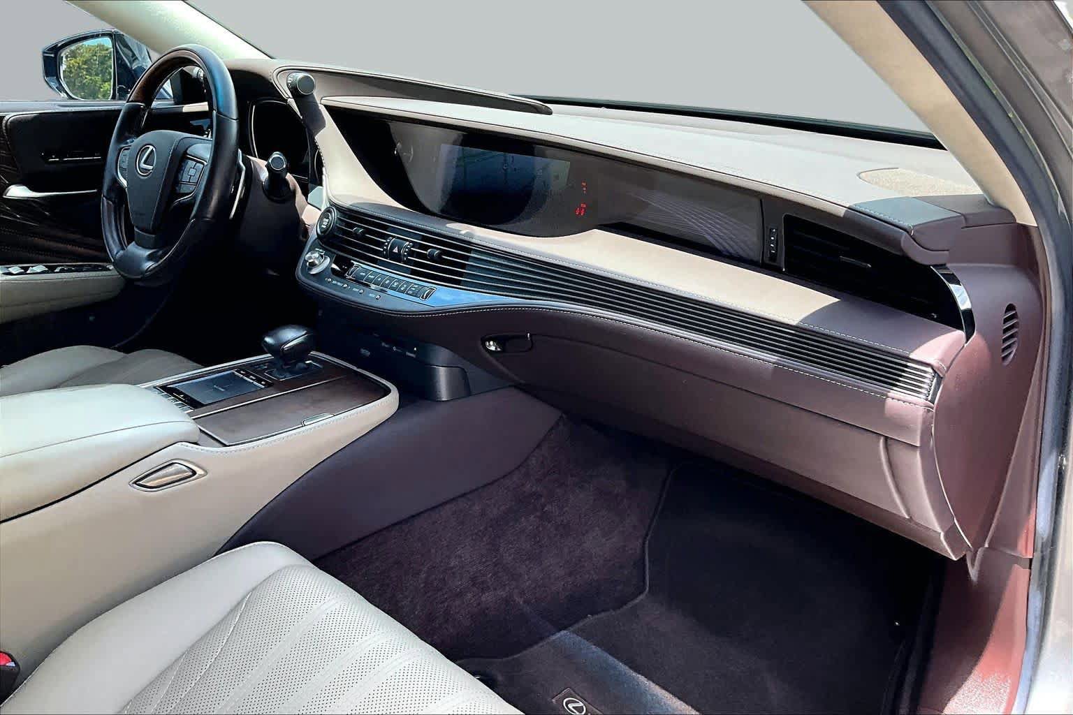Used 2019 Lexus LS 500 w/ Interior Upgrade Package RWD image 19