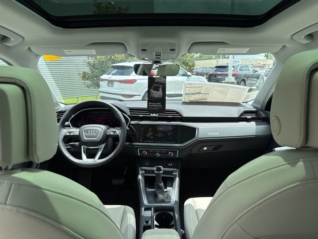 New 2025 Audi Q3 2.0T Premium image 30