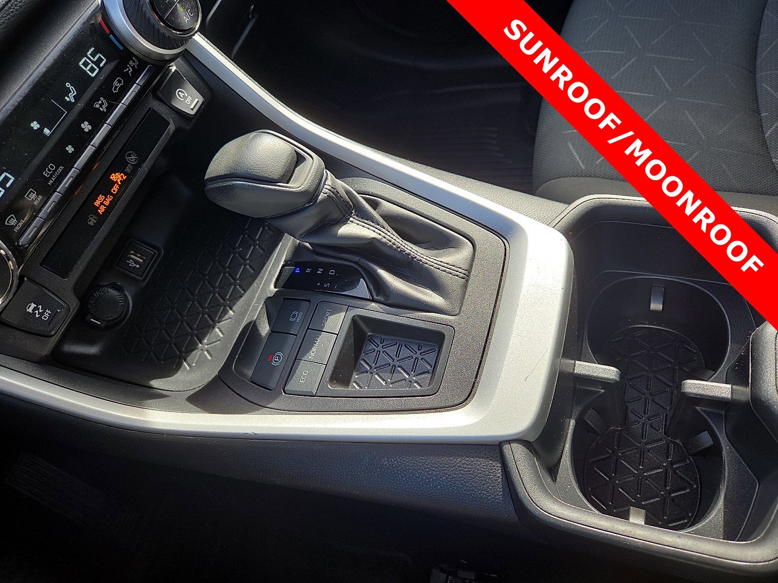 Used 2024 Toyota RAV4 XLE image 25