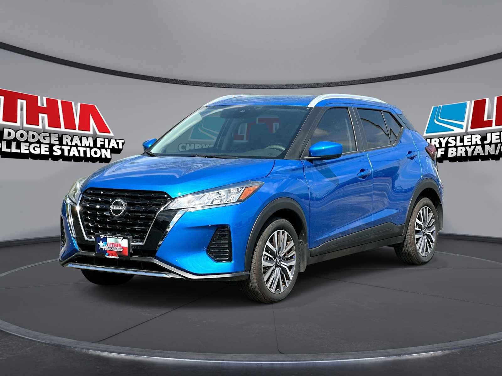 Used 2024 Nissan Kicks SV image 1