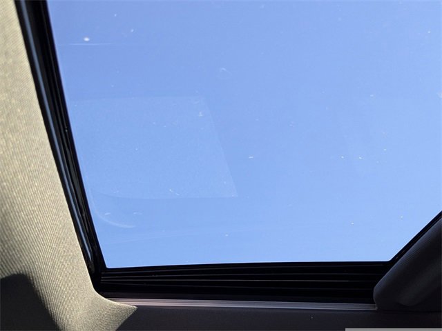 Used 2025 GMC Sierra 2500 SLT w/ SLT Premium Package image 19