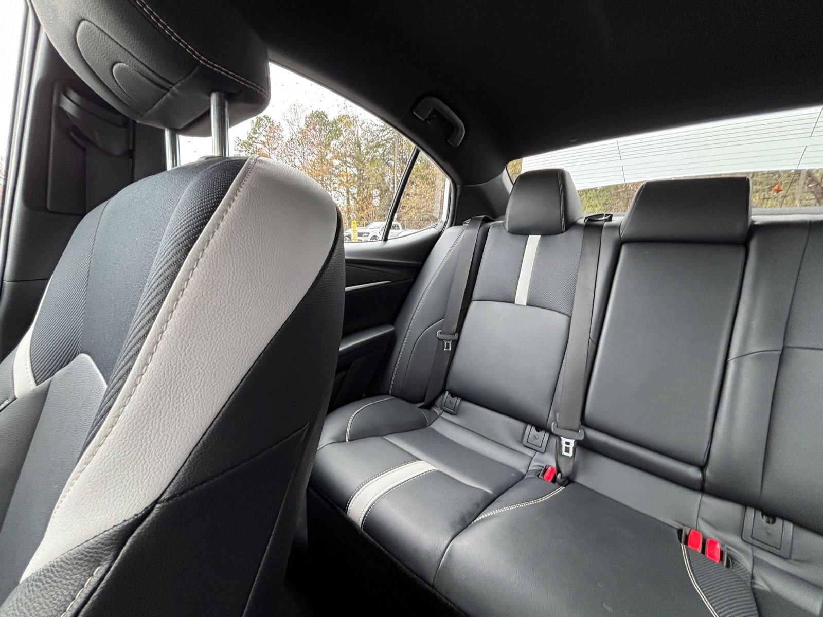 Used 2025 Toyota Camry SE image 39