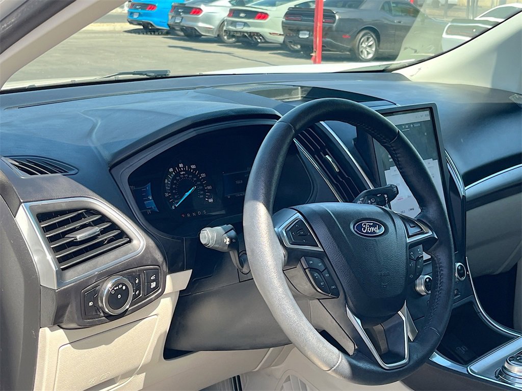 Used 2024 Ford Edge Titanium image 9