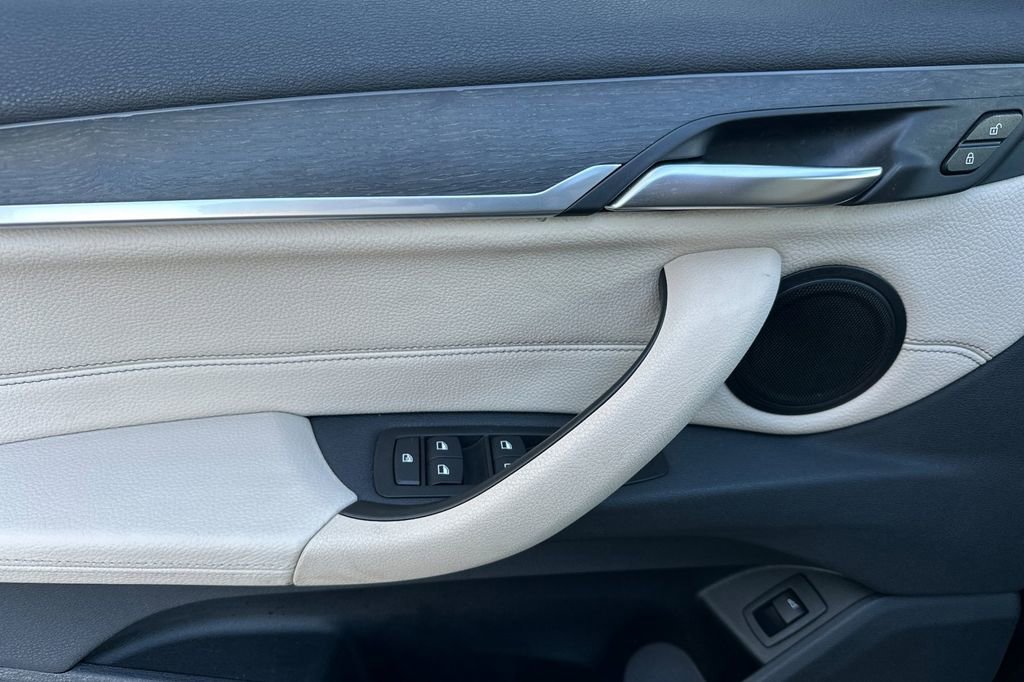 Used 2018 BMW X1 xDrive28i w/ Premium Package image 10