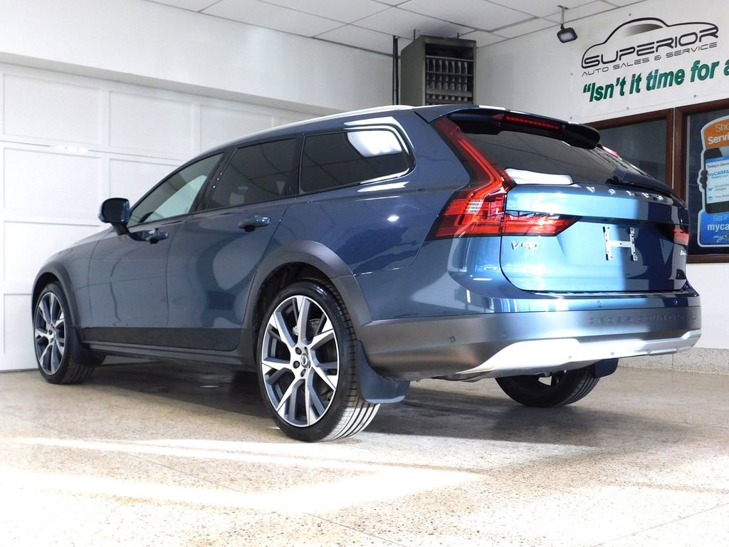 Used 2026 Volvo V90 B6 Cross Country Ultra image 6