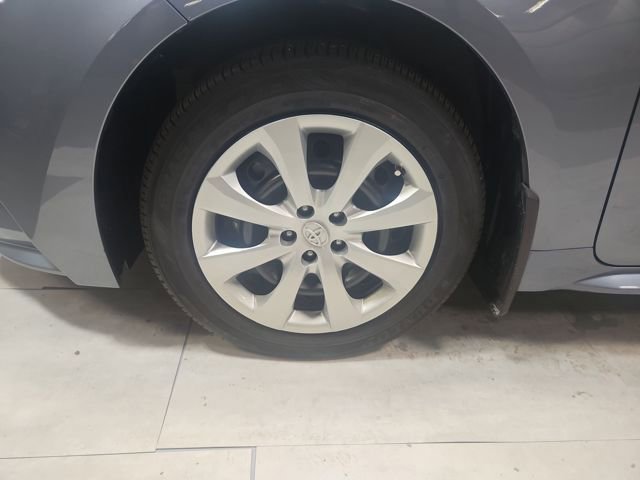Used 2022 Toyota Corolla LE image 22
