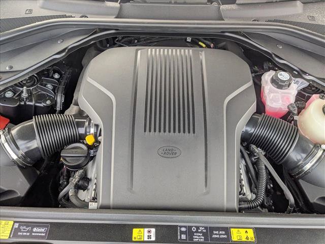 New 2025 Land Rover Range Rover Long Wheelbase SE image 18